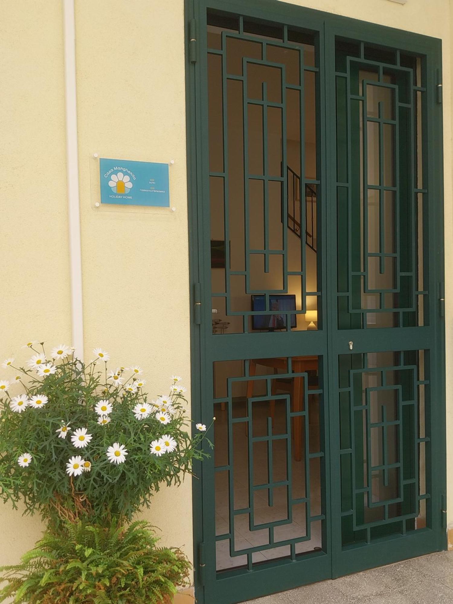 Casa Margherita - Holiday Home Fondi Bagian luar foto